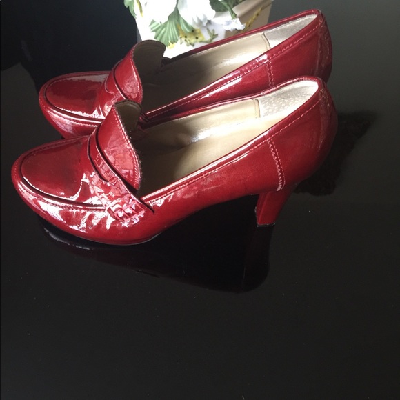 Me Too Patent Leather heels - Picture 2 of 4